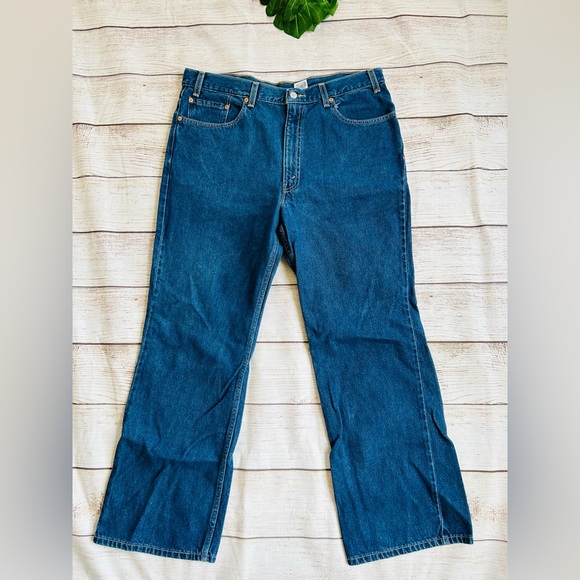 Levi’s Men’s 517 Blue Medium Wash Bootcut Jeans W40 L30 - Picture 2 of 4